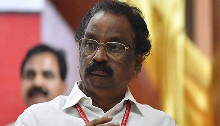എസ് എഫ് ഐയുടെ രക്തം കുടിക്കാൻ അനുവദിക്കില്ലെന്ന് എ കെ ബാലൻ