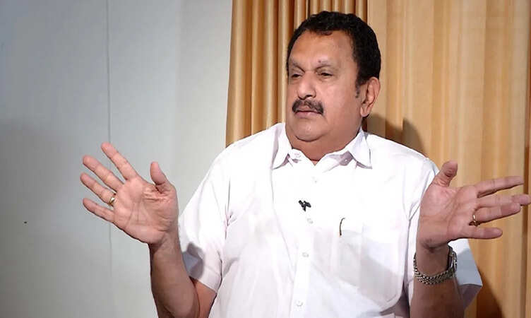 പി വി അന്വറുമായുള്ള സഖ്യ സാധ്യത തള്ളി കെ മുരളീധരന്