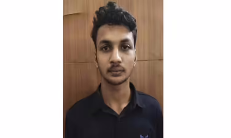 രണ്ട് കുട്ടികളുടെ അമ്മയായ കാമുകിയുമായി കറങ്ങാൻ കാർ മോഷ്ടിച്ചു; 19കാരൻ അറസ്റ്റിൽ