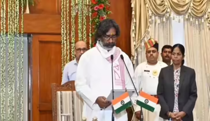 ജാർഖണ്ഡിൽ ഹേമന്ത് സോറൻ മുഖ്യമന്ത്രിയായി സത്യപ്രതിജ്ഞ ചെയ്ത് അധികാരമേറ്റു