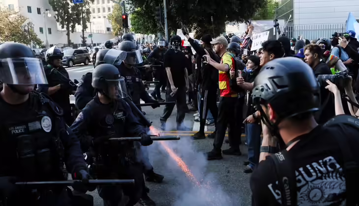 ട്രംപ് വിരുദ്ധ പ്രതിഷേധം പുകഞ്ഞ് ലോസ് ആഞ്ചലീസ്; 700 മറീനുകളെ അയച്ച് ഫെഡറൽ സർക്കാർ