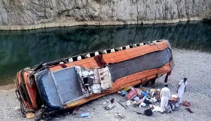 പാക്കിസ്ഥാനിൽ നിന്ന് ഇറാഖിലേക്ക് പോയ ഷിയ തീർഥാടകരുടെ ബസ് മറിഞ്ഞു; 35 പേർ മരിച്ചു