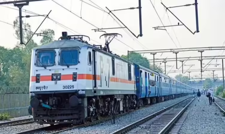 ഓടുന്ന ട്രെയിനിൽ വെച്ച് യുവതിയുടെ മാല പൊട്ടിക്കാൻ ശ്രമം; പ്രതി പിടിയിൽ