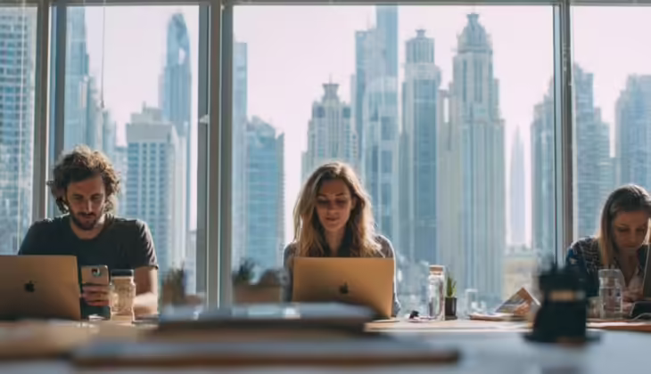 ഡിജിറ്റൽ കണ്ടന്റ് ക്രിയേറ്റർമാർക്ക് യുഎഇയിൽ ഇനി പുതിയ ലൈസൻസ്: നികുതിയിളവുകളും വിസ ആനുകൂല്യങ്ങളും