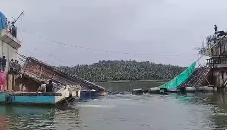 കൊയിലാണ്ടി തേരായിക്കടവ് പാലത്തിൻ്റെ ഒരു ഭാഗം  തകര്‍ന്നു വീണു