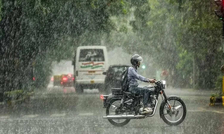 അടുത്ത അഞ്ച് ദിവസം ശക്തമായ മഴയ്ക്ക് സാധ്യത; ഇന്ന് 11 ജില്ലകളിൽ യെല്ലോ അലർട്ട്