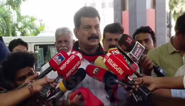 ഒടുവില് പക വീട്ടി പോലീസ്; പി വി അന്വറിനെ അറസ്റ്റ് ചെയ്തു