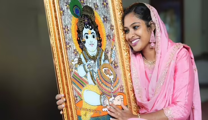 കോടതി ഉത്തരവ് ലംഘിച്ച് ഗുരുവായൂർ ക്ഷേത്രത്തിൽ നിന്ന് വീഡിയോ എടുത്ത് പ്രചരിപ്പിച്ചു; ജസ്ന സലീമിനെതിരെ കേസ്