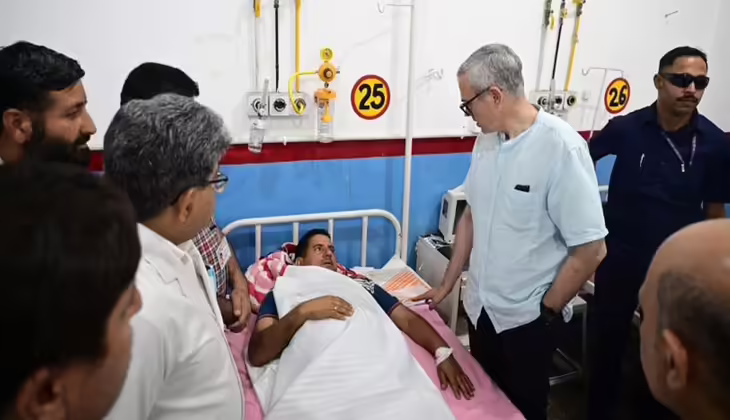 ജമ്മു കാശ്മീർ മുഖ്യമന്ത്രി ഒമർ അബ്ദുള്ള ജമ്മുവിൽ; ഷെല്ലാക്രമണത്തിൽ പരുക്കേറ്റവരെ സന്ദർശിച്ചു