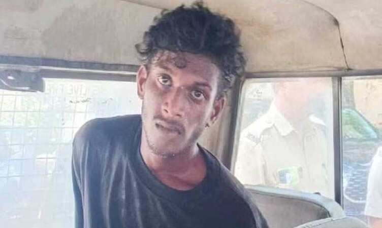 കോഴിക്കോട് കോടതി കെട്ടിടത്തിൽ നിന്നും താഴേക്ക് ചാടി രക്ഷപ്പെടാൻ ശ്രമിച്ച് പ്രതി