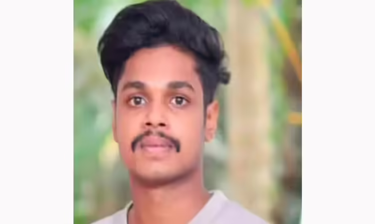 നിലമ്പൂരിൽ യുവാവ് ഹോട്ടൽ മുറിയിൽ നിന്ന് വീണുമരിച്ച സംഭവം; ദുരൂഹതയുണ്ടെന്ന് കുടുംബം