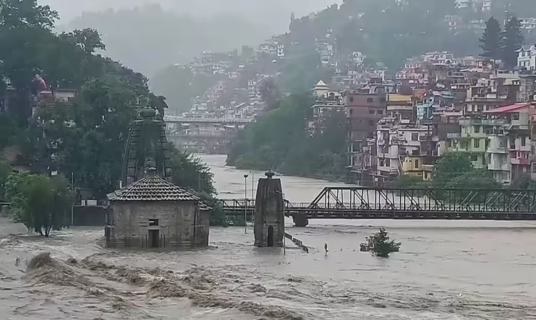 ഹിമാചലിലെ മിന്നൽ പ്രളയം: മരണസംഖ്യ ഏഴായി, 24 മണിക്കൂർ കൂടി അതിശക്തമായ മഴ തുടരും