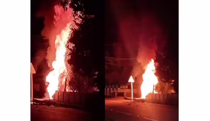 ശബരിമല തീർഥാടകരുടെ കാർ അപകടത്തിൽപ്പെട്ട് കത്തിനശിച്ചു; അഞ്ച് പേർക്ക് പരുക്ക്