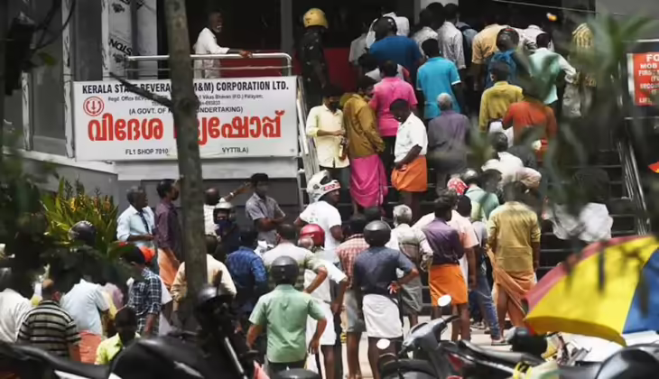 ബെവ്‌കോ സര്‍ക്കുലര്‍; ആര്‍ക്കും മദ്യം കിട്ടാതെ വരരുത്: 9 മണിക്ക് ക്യൂ നില്‍ക്കുന്നവര്‍ക്കെല്ലാം മദ്യം നല്‍കണം