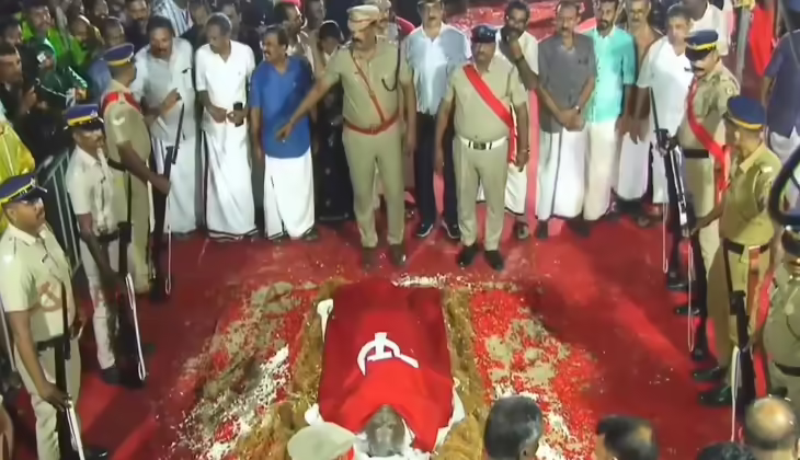 സമരാങ്കണ ഭൂമിയിൽ ഇനിയില്ല ആ ചെന്താരകം; നിത്യതയിലേക്ക് മടങ്ങി വിഎസ്