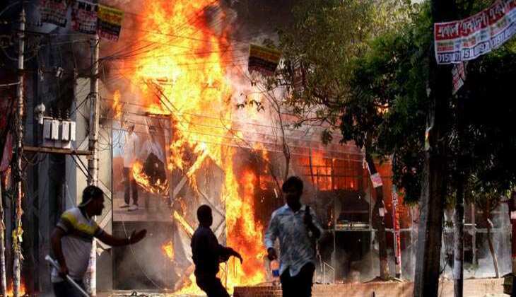 ബംഗ്ലാദേശിൽ വ്യാപക അക്രമം; അവാമി ലീഗിന്റെ 29 നേതാക്കളും കുടുംബാംഗങ്ങളും കൊല്ലപ്പെട്ടു