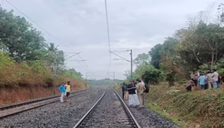 പാളം മുറിച്ചുകടക്കുമ്പോൾ ട്രെയിൻ തട്ടി അച്ഛനും രണ്ടുവയസുകാരനായ മകനും മരിച്ചു
