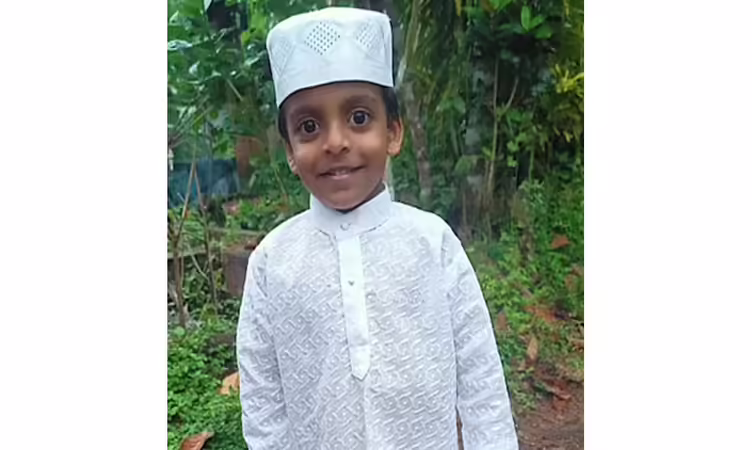 വീട്ടുവരാന്തയിലെ ഗ്രില്ലിൽ പിടിപ്പിച്ച മിനിയേച്ചർ ലൈറ്റിൽ നിന്ന് ഷോക്കേറ്റു; മട്ടന്നൂരിൽ അഞ്ച് വയസുകാരൻ മരിച്ചു