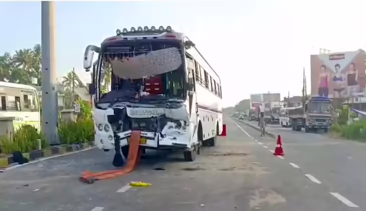 എറണാകുളത്ത് ടൂറിസ്റ്റ് ബസ് കണ്ടെയ്‌നർ ലോറിക്ക് പിന്നിൽ ഇടിച്ചു; 28 പേർക്ക് പരുക്ക്