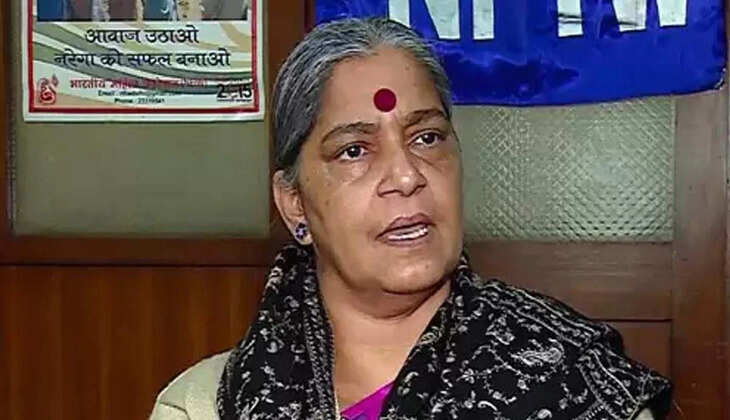 പ്രകാശ് ബാബുവിനെ വീണ്ടും വെട്ടി; സിപിഐ ദേശീയ സെക്രട്ടേറിയറ്റിലേക്ക് ആനി രാജ