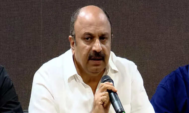 നടിയെ ബലാത്സംഗം നടന്നെന്ന് പറയുന്ന ഹോട്ടലിൽ വെച്ച് കണ്ടിട്ടില്ലെന്ന് സിദ്ധിഖ്