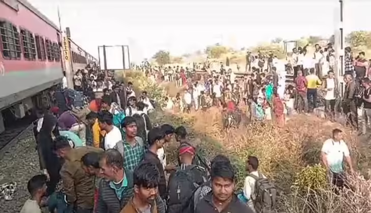 ജാൽഗാവ് ട്രെയിൻ അപകടം: തീപിടിച്ചെന്ന വ്യാജ വിവരം വിളിച്ചു പറഞ്ഞത്‌ ചായ വിൽപ്പനക്കാരൻ