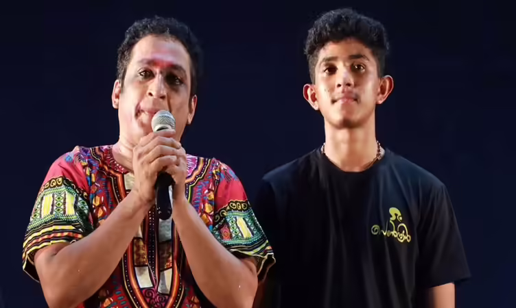 സന്തോഷ് കീഴാറ്റൂരിന്റെ മകനെ ബിജെപി പ്രവർത്തകർ മർദിച്ചതായി പരാതി; മർദനം ഹെൽമറ്റ് കൊണ്ട്