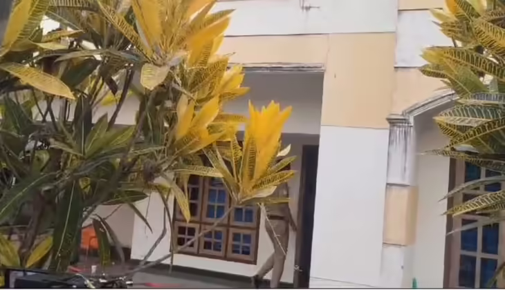 അഫാനെ വെഞ്ഞാറമൂട്ടിലത്തിച്ചു തെളിവെടുപ്പ്; ആദ്യ ദിനം സ്വന്തം വീട്ടിലും മുത്തശ്ശിയുടെ വീട്ടിലും എത്തിച്ചു പൊലീസ്